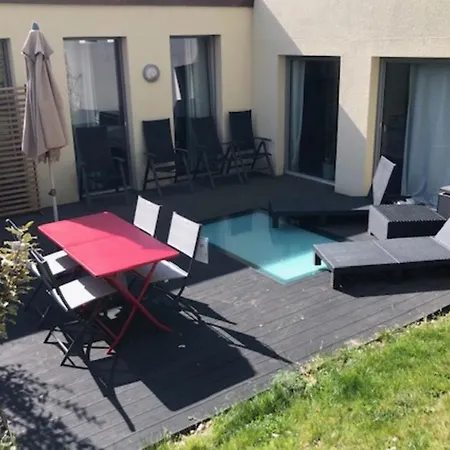 Splendid Penthouse With Private Terrace & Pkg At The Foot Of The Castles