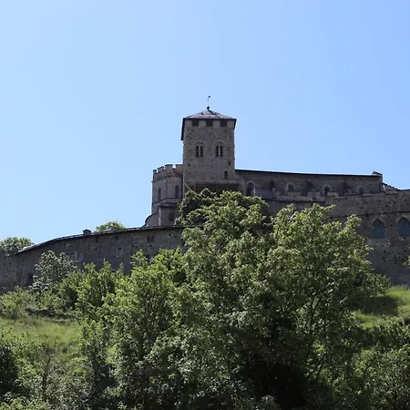 Splendid Penthouse With Private Terrace & Pkg At The Foot Of The Castles