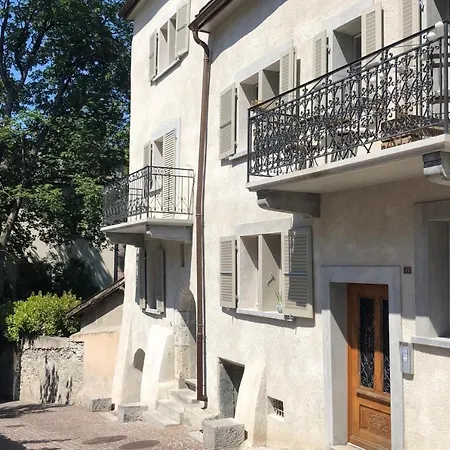 Splendid Penthouse With Private Terrace & Pkg At The Foot Of The Castles Sion